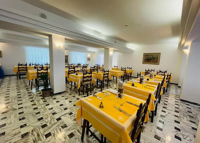 Hotel Dora